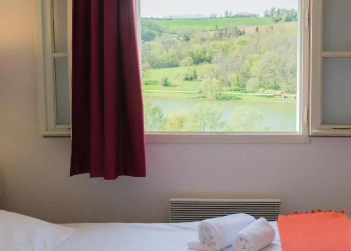 Maison Cosy Avec Terrasse Au - Api-1-52-1369 * Carla-Bayle